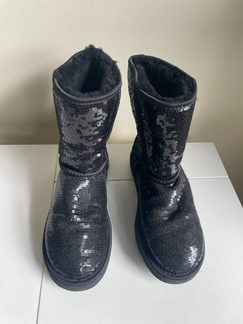 UGG Black Sequin Short Boots Y2K McBling Sparkle Size 7